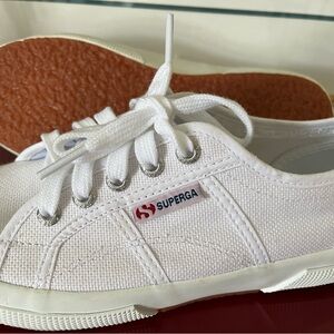 White canvas Superga Sneaker Sz 7/37.5 EU New without box/tags .
